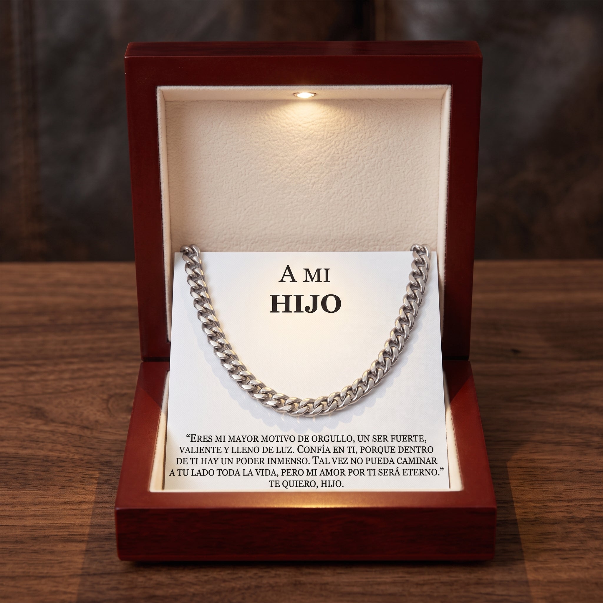 Collar Cubana en su caja de madera con luz y la dedicatoria A mi hijo